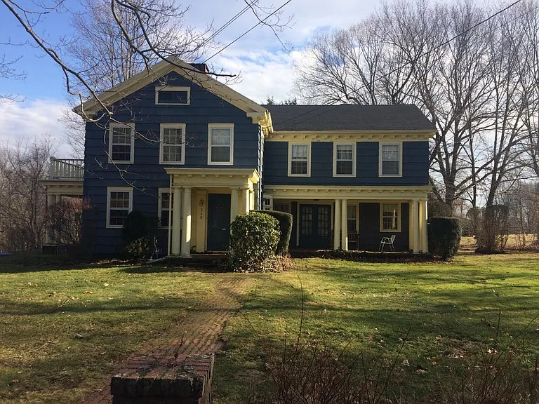360 Kings Hwy — Photo 20