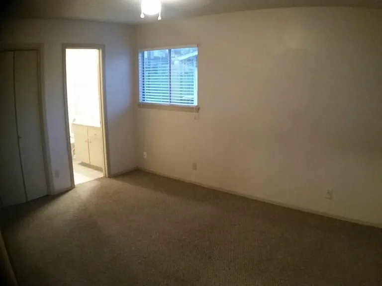 7204 Creekside Dr #B — Photo 13