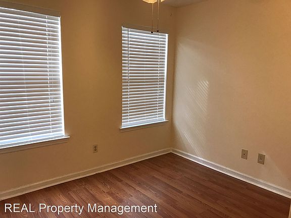 3rd image of 218 Cypress Creek Dr NW