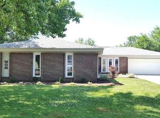 200 Cool Meadows Dr, Ballwin, MO