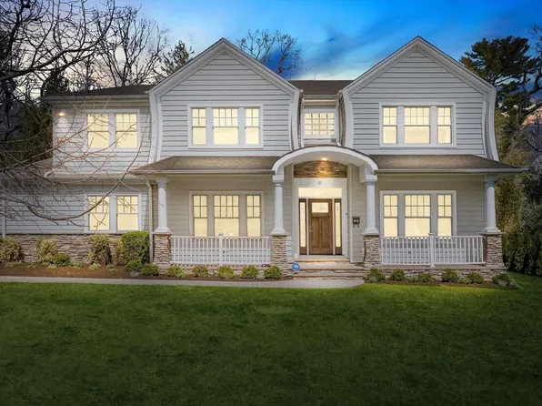 37 Laurel Lane, East Hills, NY 11577