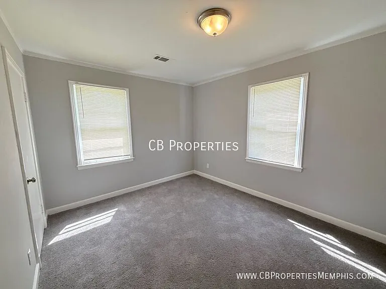 1190 Inman Cv — Photo 6