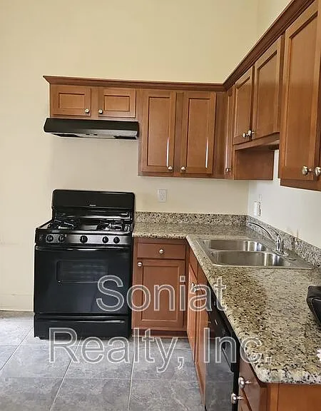 1910 Elysian Fields Ave — Photo 5