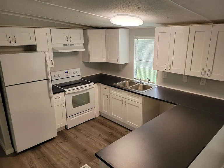 2707 Walker Rd — Photo 3