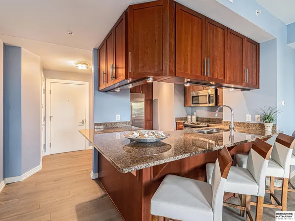 200 S 31st Ave APT 4210, Omaha, NE 68131