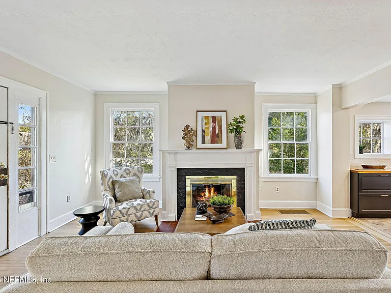 1150 Willow Branch Ave — Photo 4