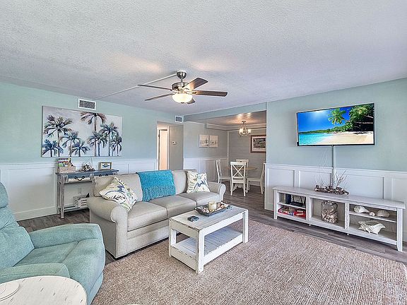 5th image of 1610 Middle Gulf Dr Unit B4