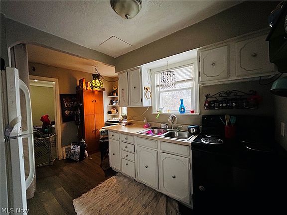 4th image of 16201 Talford Ave