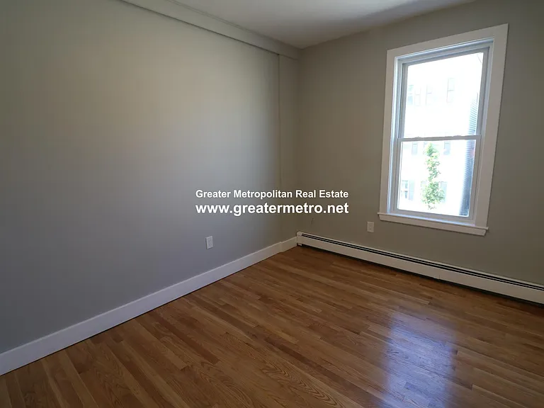 535 E 8th St #3 — Photo 6