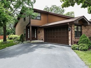 131 Indian Boundary Dr, Westmont, IL