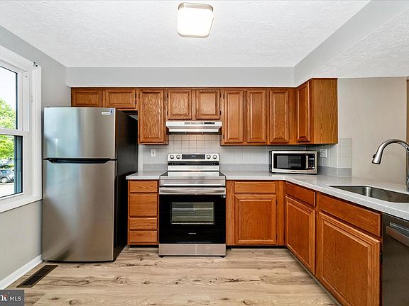 5th image of 6027 Rowanberry Dr #12G