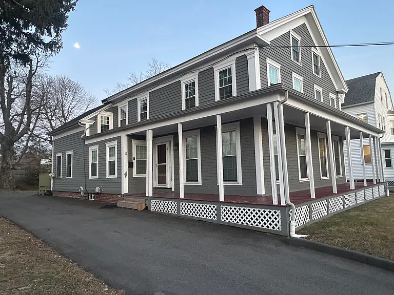 15 Pleasant St #15 — Photo 1
