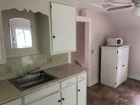 3rd image of 1115 Seymour Ave #2