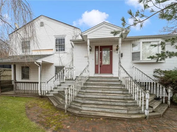 58 Manning St, North Providence, RI 02911