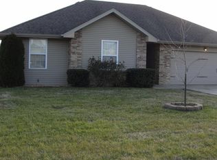 5598 W Sunflower Dr, Springfield, MO 65802