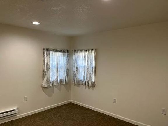 5th image of 207 NE Grant St