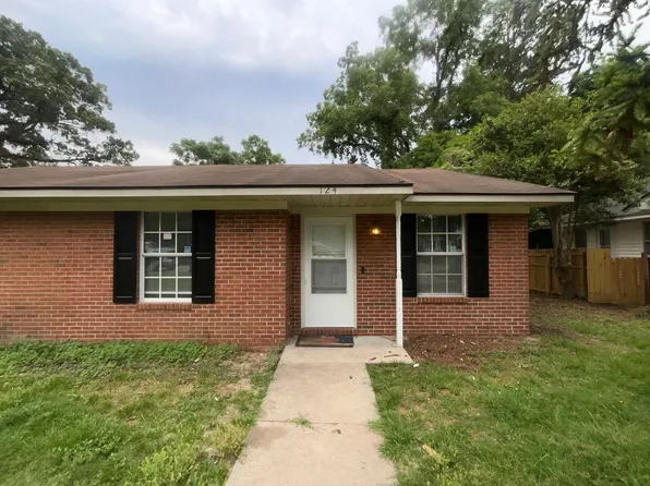 124 Brainerd Ave, Fayetteville, NC 28301