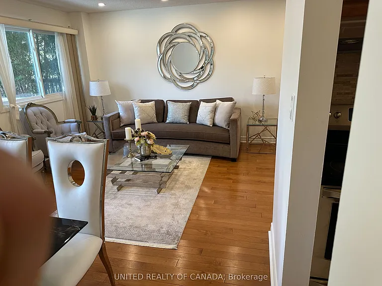 102 Baywood Ct — Photo 10
