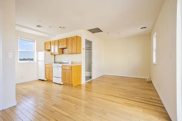 Rented by Level Group | media 10