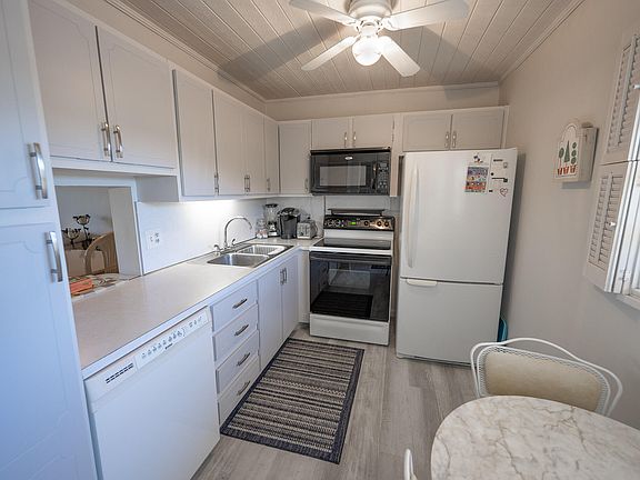 3rd image of 2515 NE 1st Ct #3170