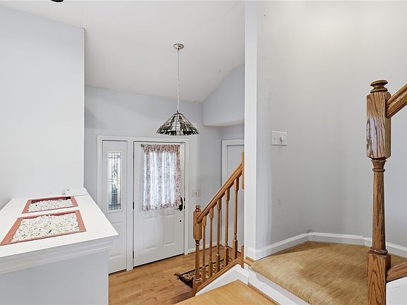 4th image of 58 Landsdowne Ln
