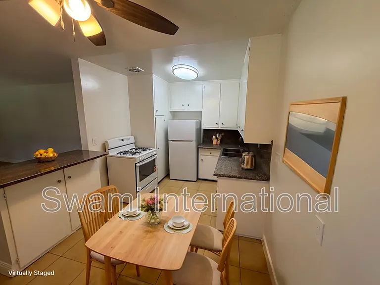 2804 W El Segundo Blvd #8 — Photo 4