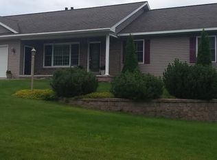 1913 Middle Pointe Ln, Houghton, MI 49931