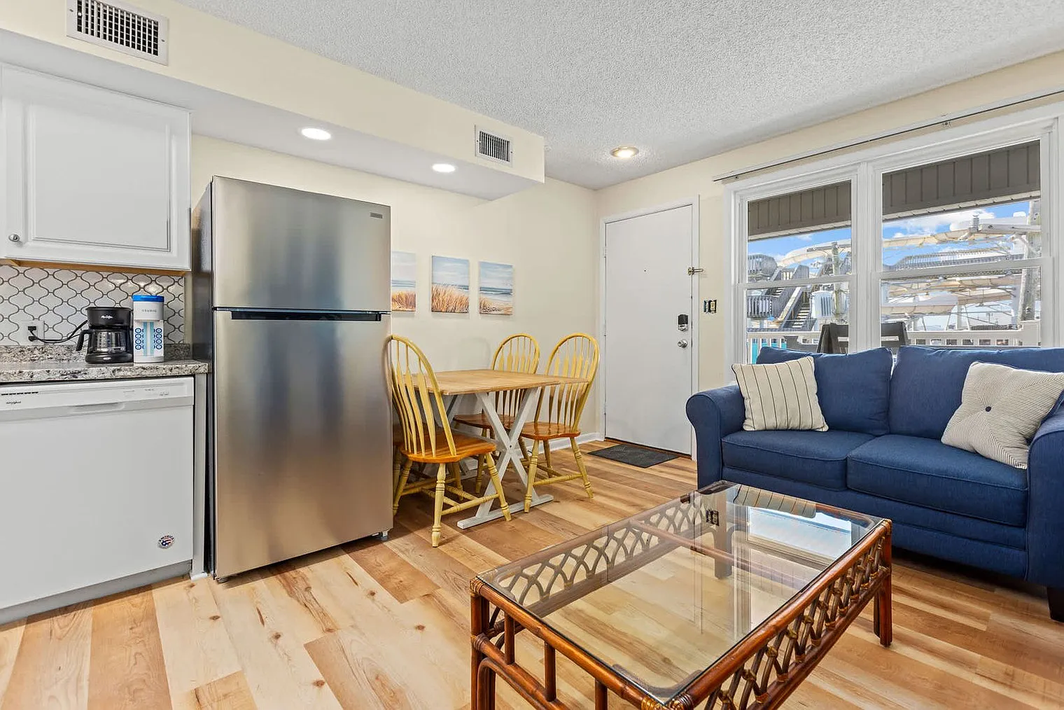 1 bed, 1.0 bath, 592 sqft, $4,301 — Photo 4