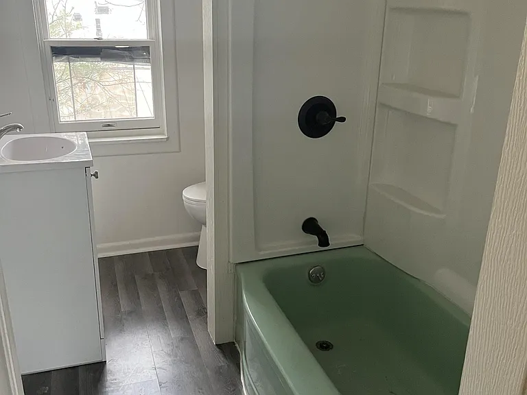 309 W Washington Ave — Photo 8