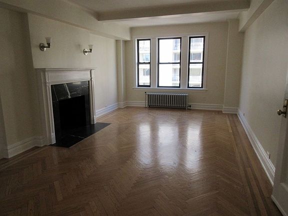 5th image of 210 E 68th St APT 13H