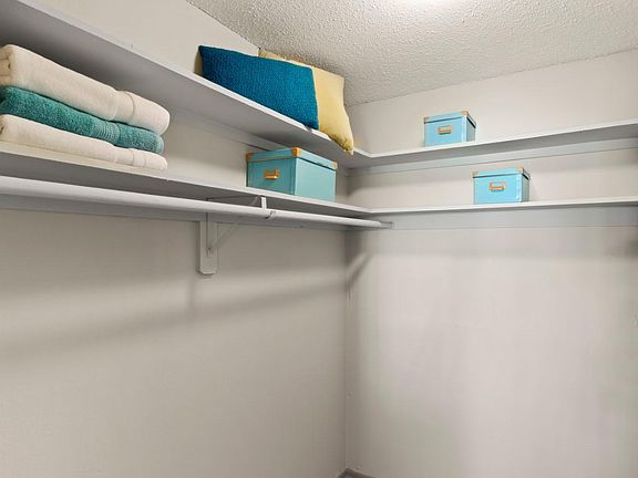 3rd image of 2415 S Bumby Ave APT C