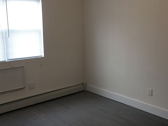 2nd image of 631B Barretto St APT 3