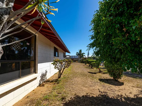 594 Kikania Pl, Wailuku, HI 96793