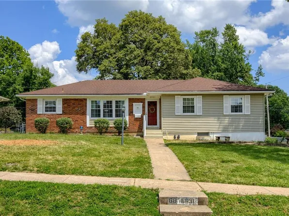 6831 Larsen Ln, Shawnee, KS 66203