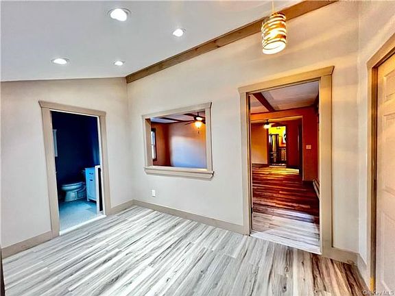 5th image of 23 Richard St Unit A