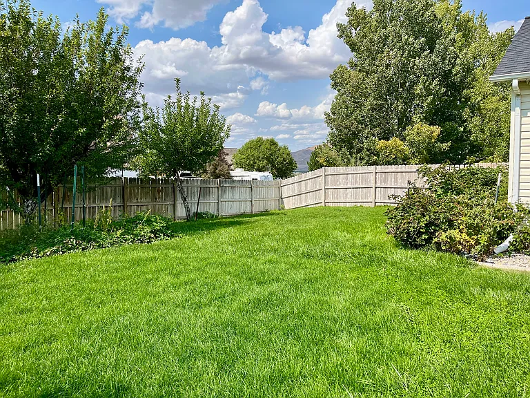 742 E 150 S — Photo 24