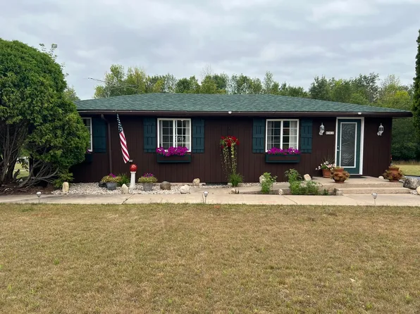 W7920 Amberg St, Amberg, WI 54102