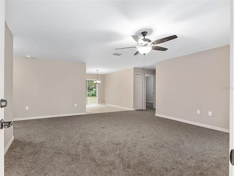 5587 NW 62nd Ave — Photo 3