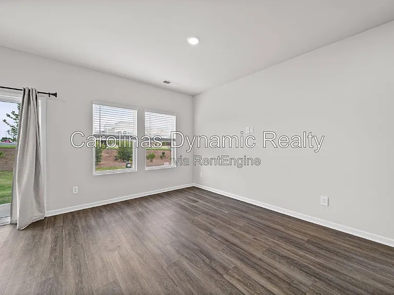 4080 County Down Ave — Photo 5