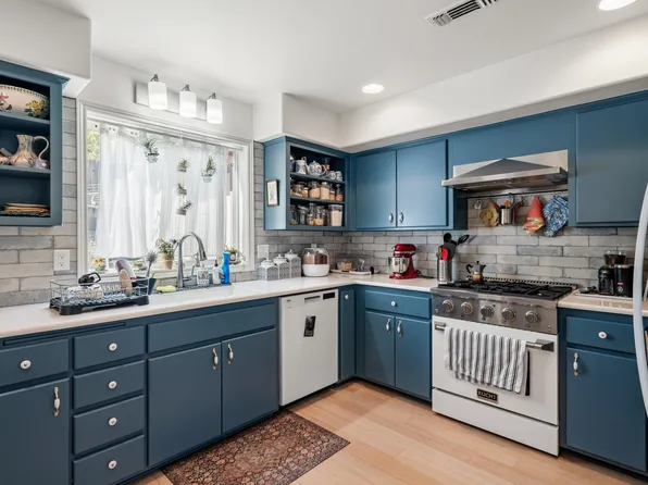 426 Chestnut St, Ashland, OR 97520
