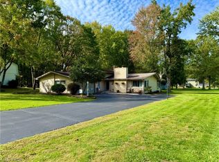 7520 E Parkside Dr, Youngstown, OH 44512