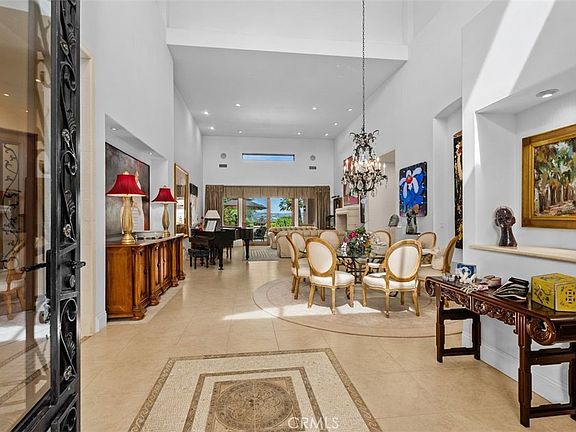 4th image of 11 San Rafael Pl