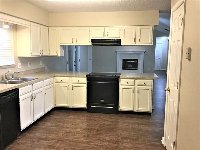 1190 Blue Eagle Trl — Photo 3
