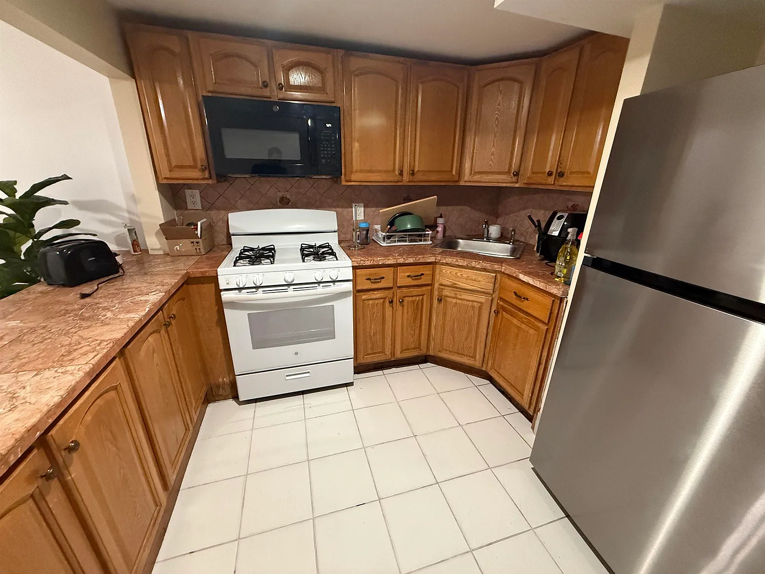 1 bed, 1.0 bath, 700 sqft, $1,545 — Photo 2