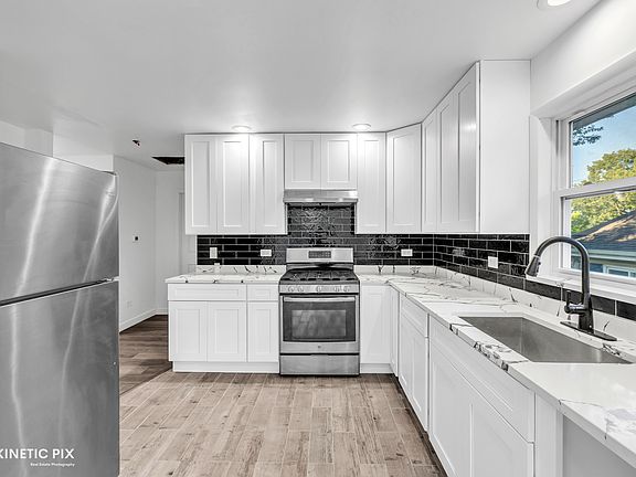 2nd image of 18888 W Oak Ave #B
