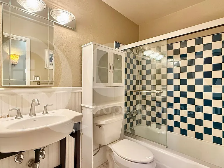 104 E Taylor St — Photo 15