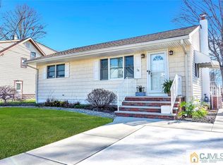 24 4th Ave, Port Reading, NJ 07064