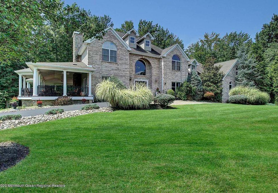 1st image of 7 Molsbury Ln