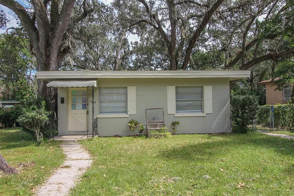 2 bed, 1.0 bath, 761 sqft, $1,350 — Photo 1