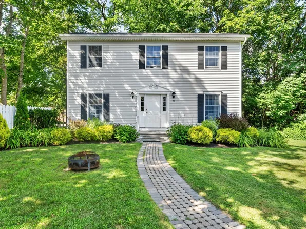 59 Walker St, Lenox, MA 01240